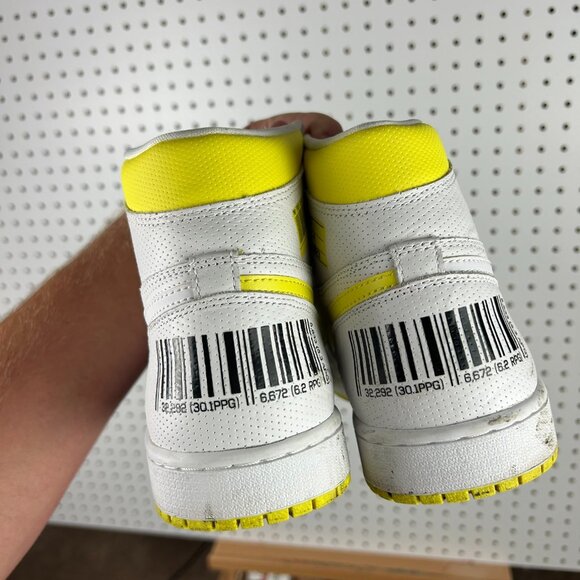 Size 10 - Air Jordan 1 Retro OG High First Class Flight White Barcode 555088-170 - Picture 4 of 7